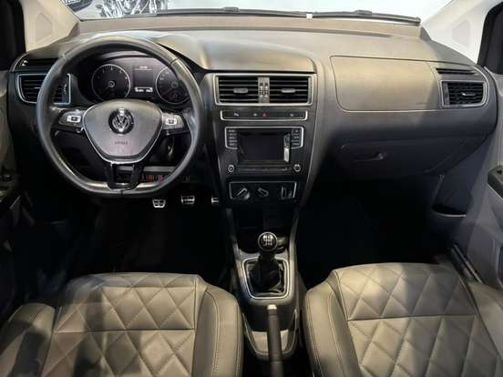 VOLKSWAGEN-FOX-1.6 MSI HIGHLINE 16V FLEX 4P MANUAL VOLKSWAGEN-FOX-2017