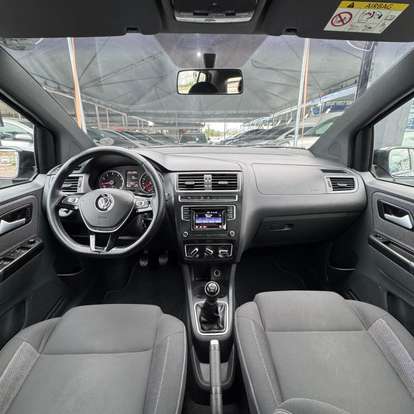 VOLKSWAGEN-FOX-2016