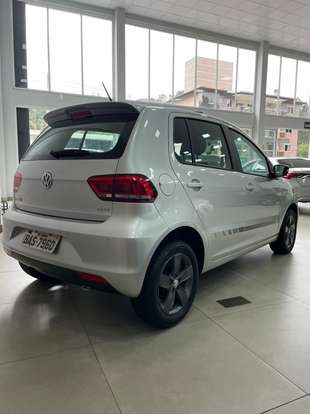VOLKSWAGEN-FOX-2016