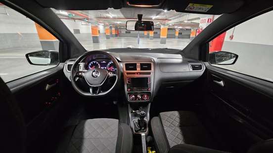 VOLKSWAGEN-FOX-2019