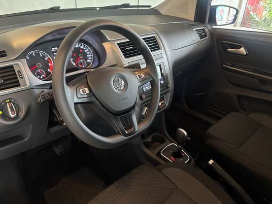 VOLKSWAGEN-FOX-2018