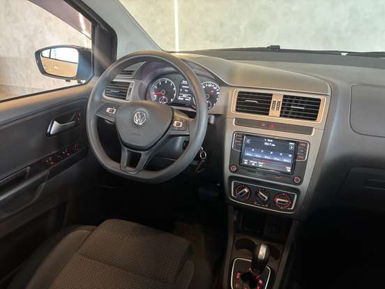 VOLKSWAGEN-FOX-2018