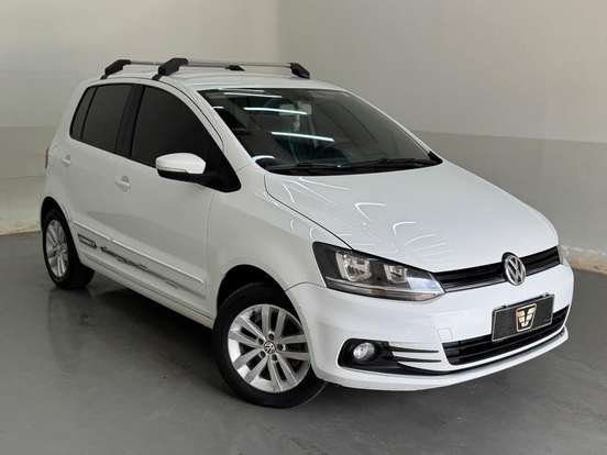 VOLKSWAGEN-FOX-2017