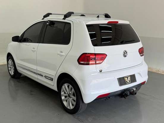 VOLKSWAGEN-FOX-2017