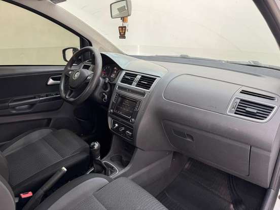 VOLKSWAGEN-FOX-1.6 MSI TOTAL FLEX CONNECT 4P MANUAL VOLKSWAGEN-FOX-2017