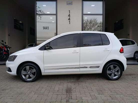 VOLKSWAGEN-FOX-2019