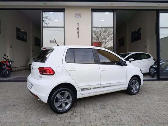 VOLKSWAGEN-FOX-2019