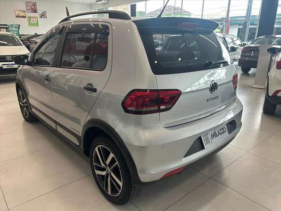 VOLKSWAGEN-FOX-2020