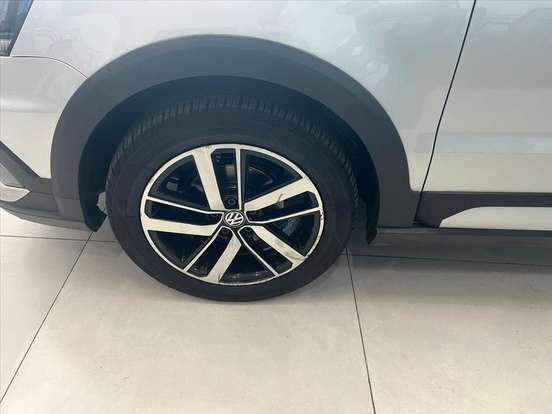 VOLKSWAGEN-FOX-1.6 MSI TOTAL FLEX XTREME 4P MANUAL VOLKSWAGEN-FOX-2020