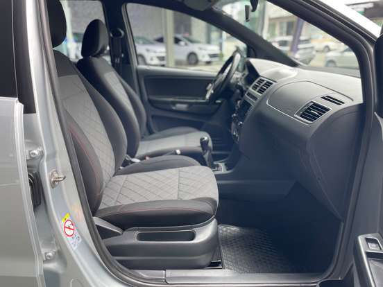 VOLKSWAGEN-FOX-2019