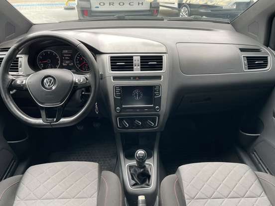 VOLKSWAGEN-FOX-2019