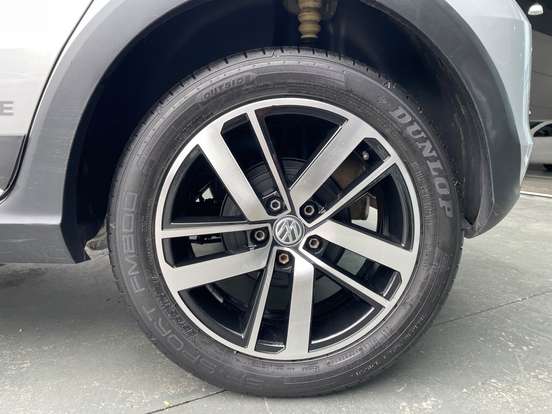 VOLKSWAGEN-FOX-2019