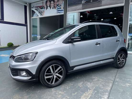 VOLKSWAGEN-FOX-2019