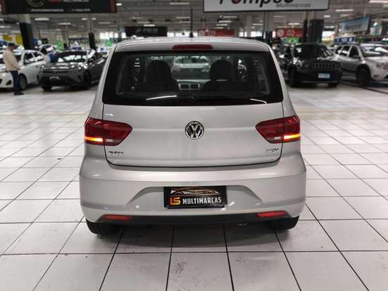 VOLKSWAGEN-FOX-2015