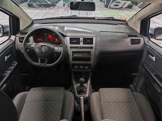 VOLKSWAGEN-FOX-2015