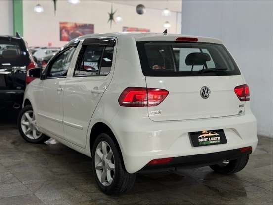 VOLKSWAGEN-FOX-2014