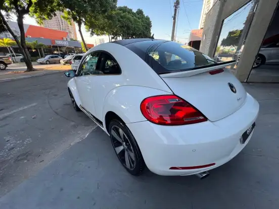 VOLKSWAGEN-FUSCA-2012