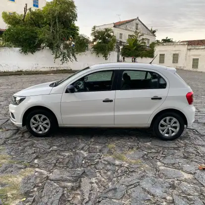 VOLKSWAGEN-GOL-2022
