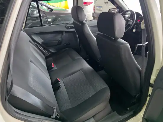 VOLKSWAGEN-GOL-2013