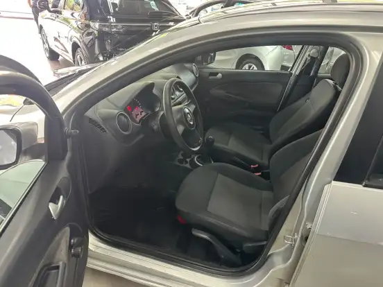 VOLKSWAGEN-GOL-1.0 MI 8V FLEX 4P MANUAL G.V VOLKSWAGEN-GOL-2013