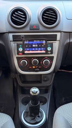 VOLKSWAGEN-GOL-2011