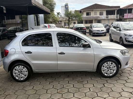 VOLKSWAGEN-GOL-2015