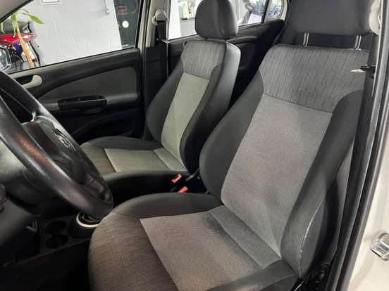 VOLKSWAGEN-GOL-1.6 MI 8V FLEX 4P MANUAL G.VI VOLKSWAGEN-GOL-2013
