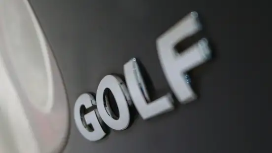 VOLKSWAGEN-GOLF-2011