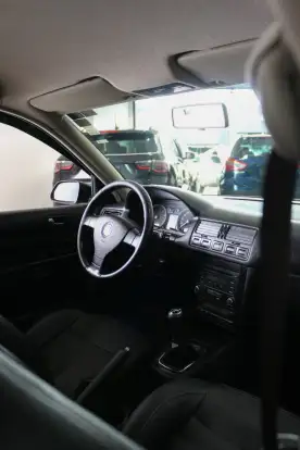 VOLKSWAGEN-GOLF-2011