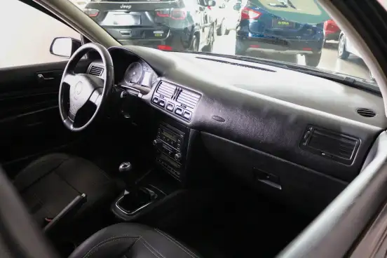 VOLKSWAGEN-GOLF-2011