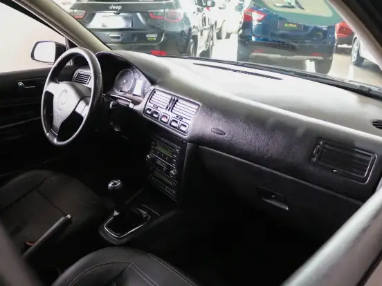 VOLKSWAGEN-GOLF-1.6 MI 8V FLEX 4P MANUAL VOLKSWAGEN-GOLF-2011