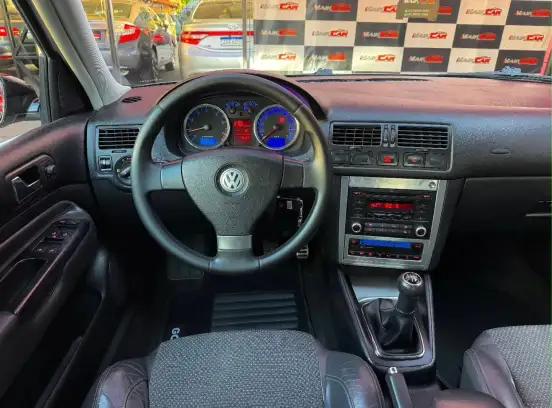 VOLKSWAGEN-GOLF-2011