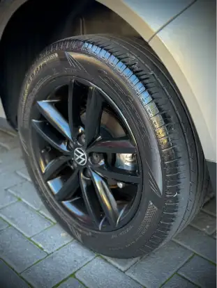 VOLKSWAGEN-GOLF-2011