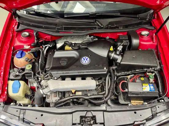 VOLKSWAGEN-GOLF-2002