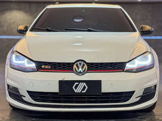 VOLKSWAGEN-GOLF-2013