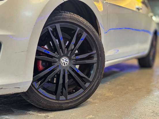 VOLKSWAGEN-GOLF-2013