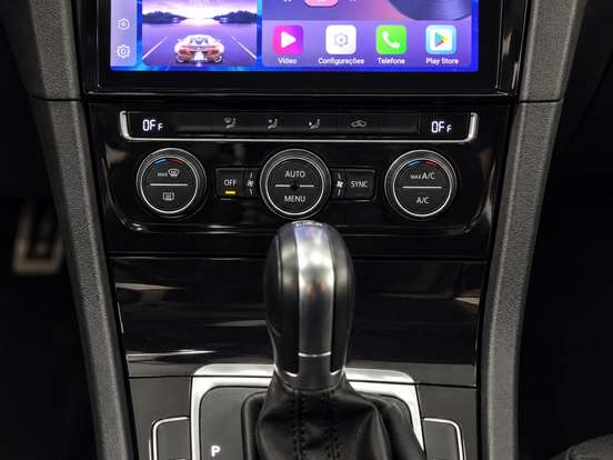 VOLKSWAGEN-GOLF-2015