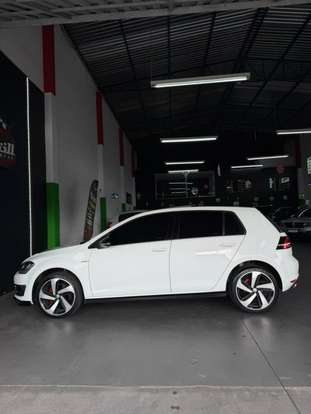 VOLKSWAGEN-GOLF-2017