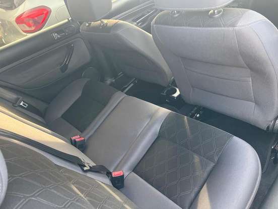 VOLKSWAGEN-GOLF-2012
