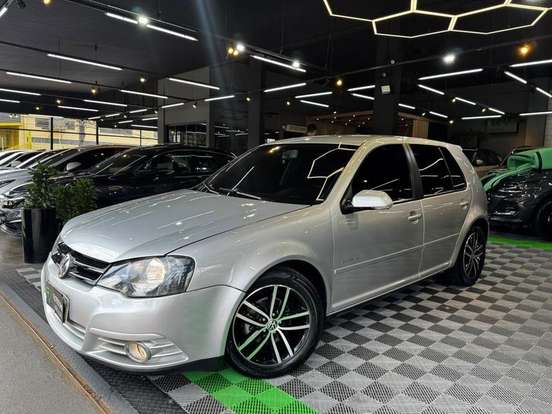 VOLKSWAGEN-GOLF-2009