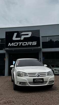 VOLKSWAGEN-GOLF-2008
