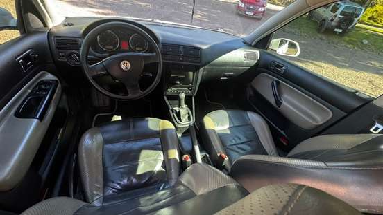 VOLKSWAGEN-GOLF-2008