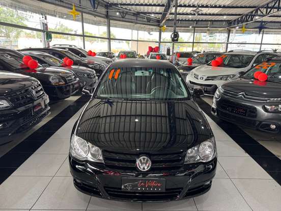 VOLKSWAGEN-GOLF-2010