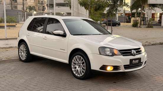VOLKSWAGEN-GOLF-2013