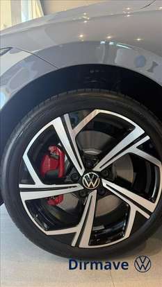 VOLKSWAGEN-GOLF-2026