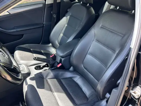 VOLKSWAGEN-JETTA-1.4 16V TSI COMFORTLINE GASOLINA 4P TIPTRONIC VOLKSWAGEN-JETTA-2017