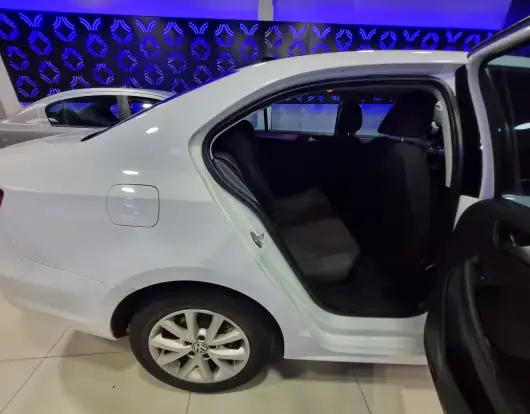 VOLKSWAGEN-JETTA-2016