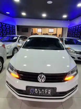VOLKSWAGEN-JETTA-1.4 16V TSI TRENDLINE GASOLINA 4P MANUAL VOLKSWAGEN-JETTA-2016