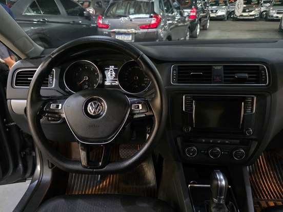 VOLKSWAGEN-JETTA-2018