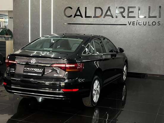 VOLKSWAGEN-JETTA-2020
